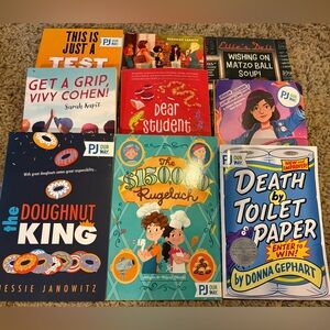 Teen Chapter 9 Book Bundle PJ Library